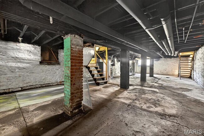 Building Photo - Russell Blvd -4045