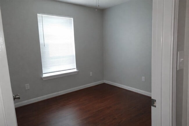 Building Photo - 134 S Bend Ct