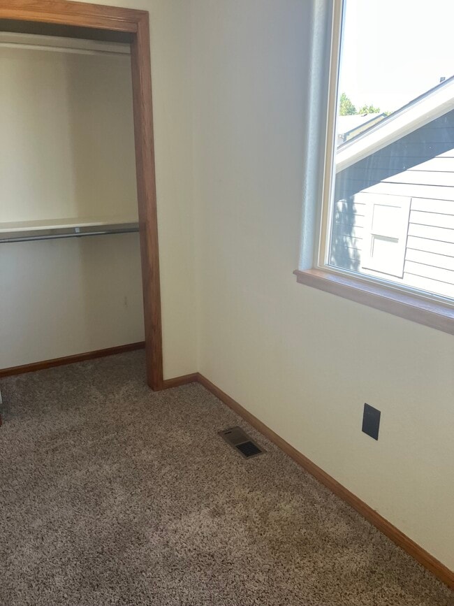 Building Photo - 160 Emilio Court