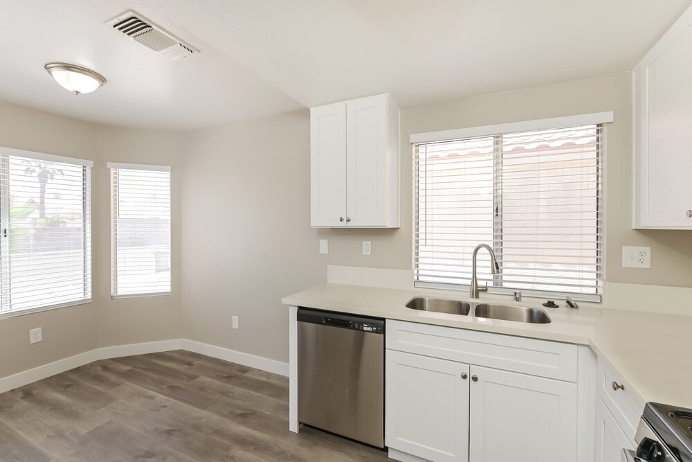 Building Photo - 5256 Del Lago Dr