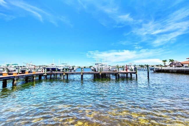 Building Photo - 103 Yacht Club Way