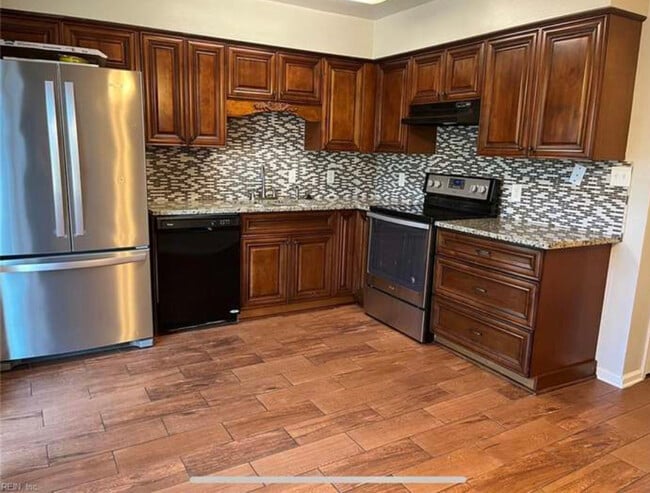 KITCHEN - 2706 Conrad Ave