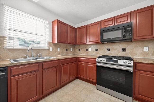 Building Photo - 18403 Tupper Bend Ln