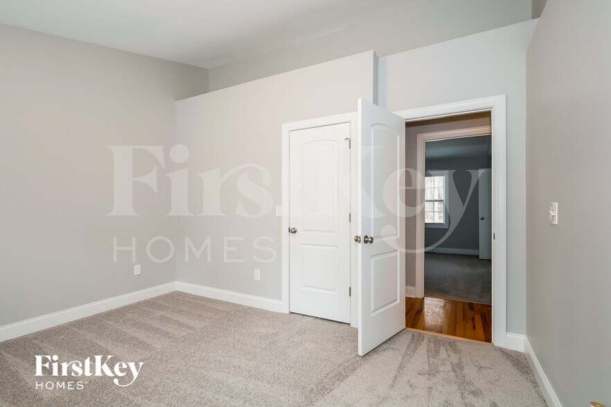 Building Photo - 7761 Sarah Dr