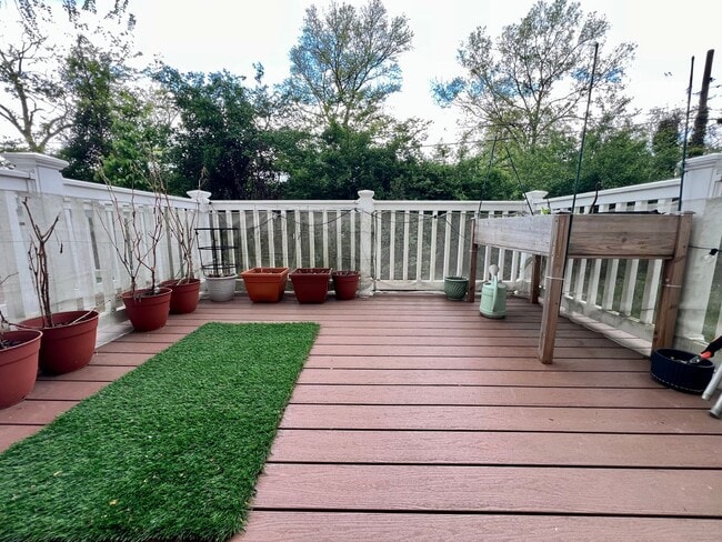 Building Photo - Luxurious 3-Bedroom Townhome in Norristown! Available mid-July!