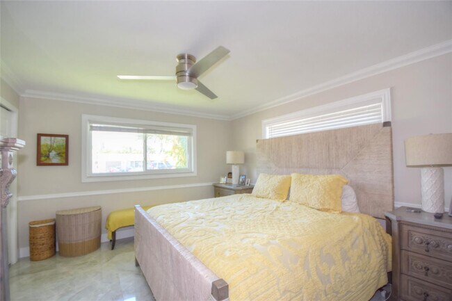 Building Photo - 2228 SE 10th St