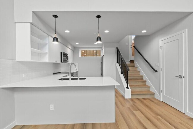 Building Photo - Stunning Brand-New Ballard Townhome with Air Conditioning