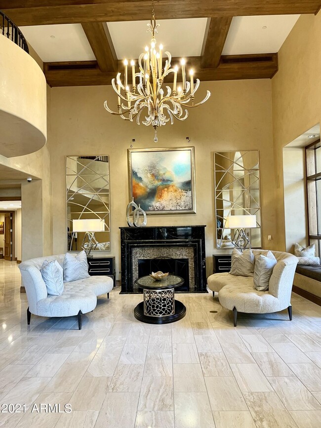 Building Photo - 7175 E Camelback Rd