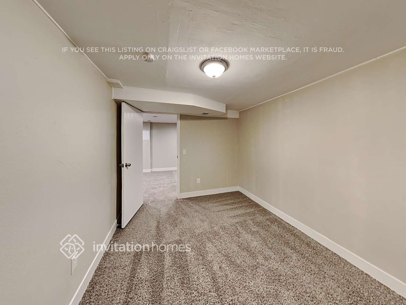 Building Photo - 10631 Queen St