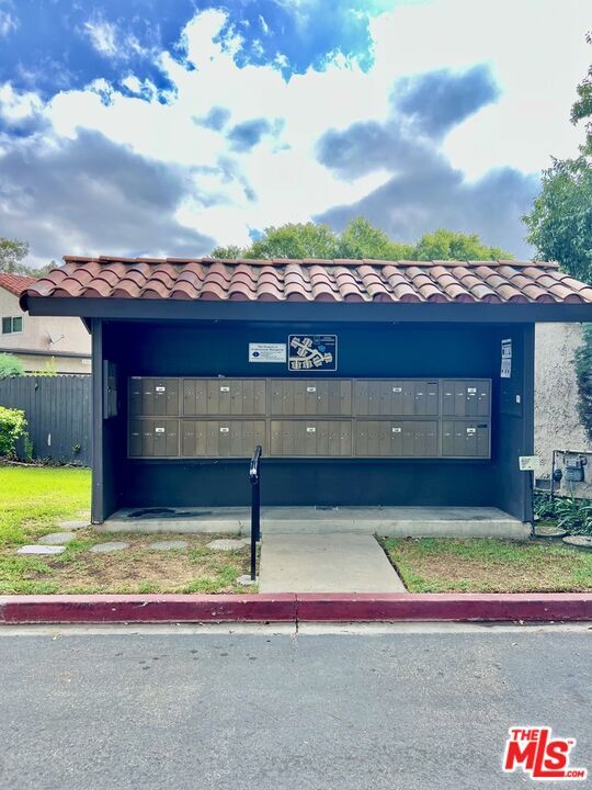 Building Photo - 27574 Rondell St