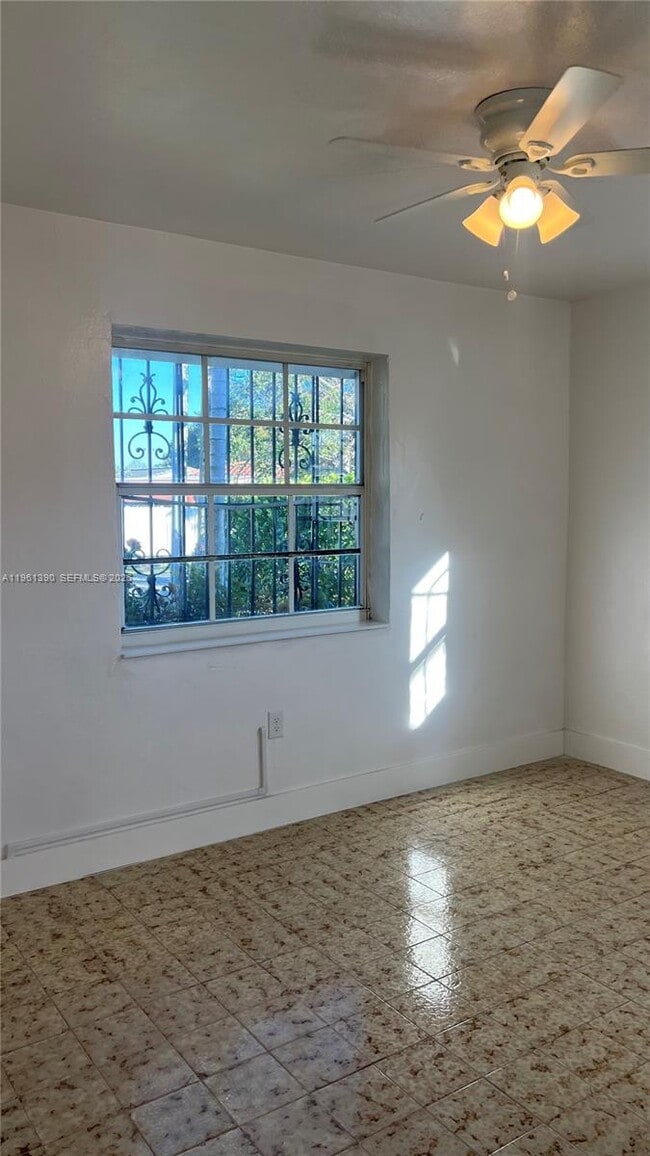 Building Photo - 134 SW 61st Ave