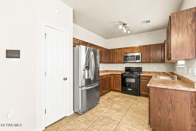 Building Photo - 7237 Jericho Tree Dr