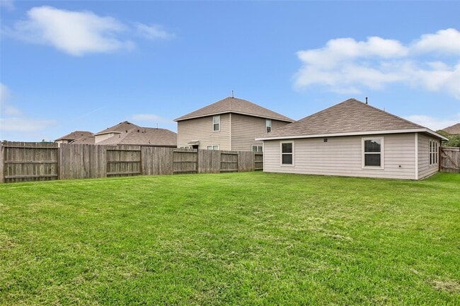 Building Photo - 5858 Rosehill Forest Ln