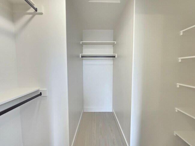 Building Photo - END UNIT- Now Leasing! Brand-New 3 Bed, 2....