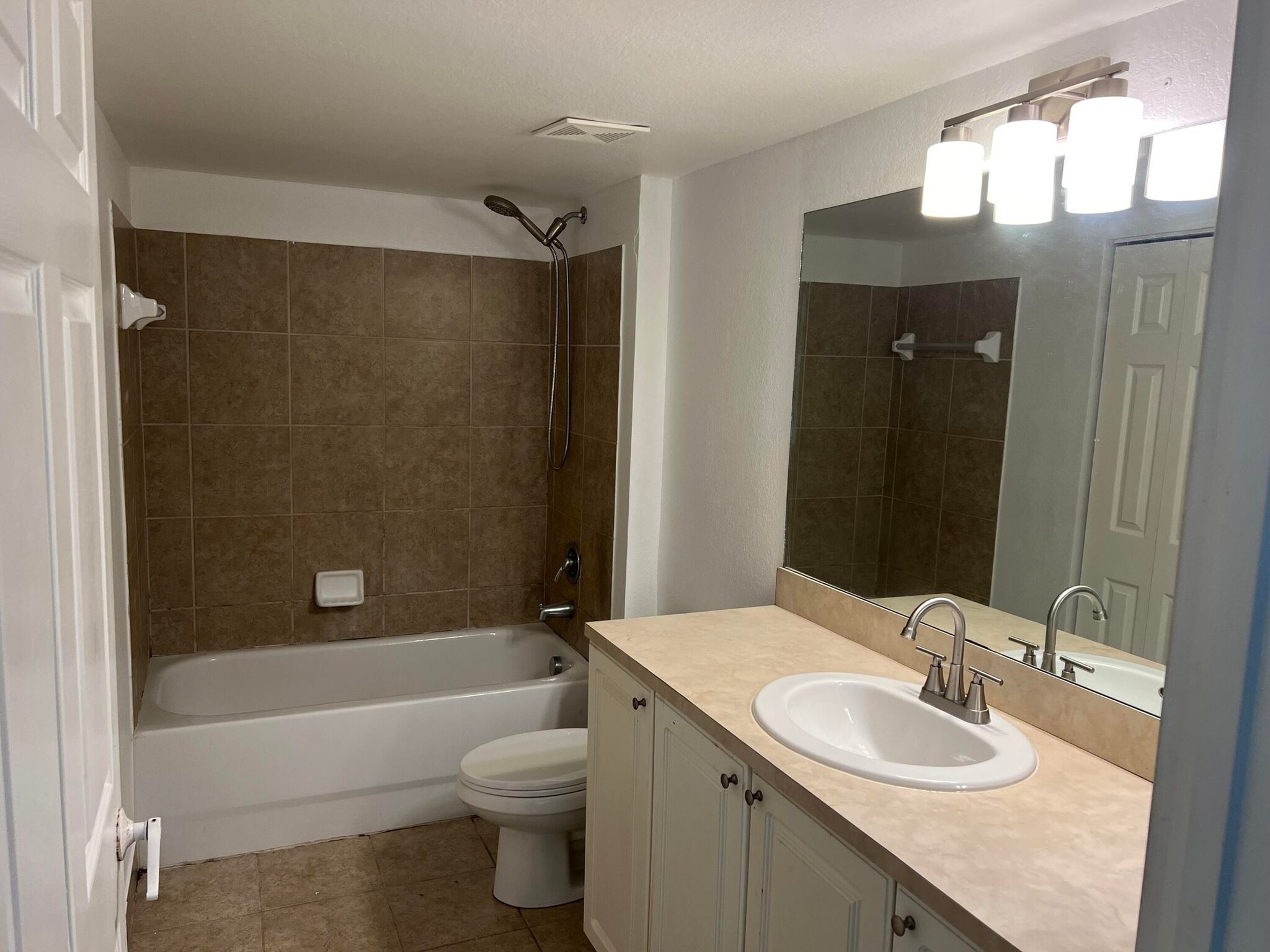 Building Photo - 6769 Heritage Grande