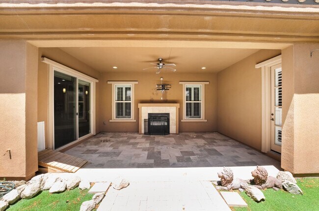 Building Photo - Elegant model home at Club Madeira!