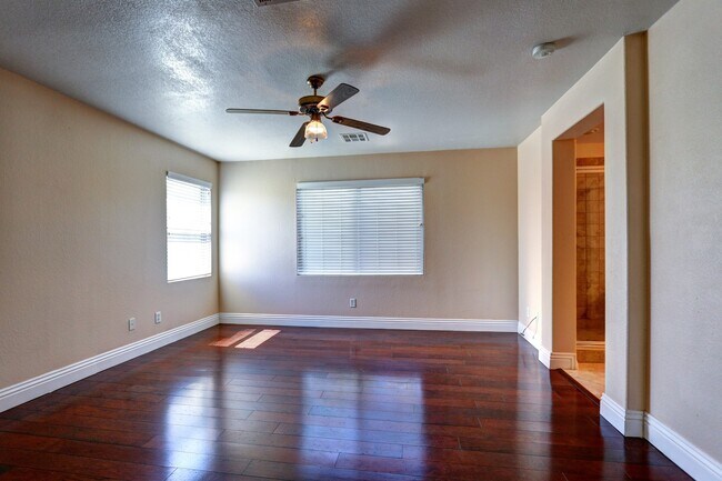 Building Photo - 6807 Pleasantville Ct