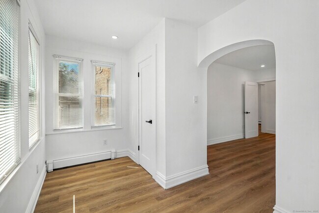 Building Photo - 65 Gem Ave