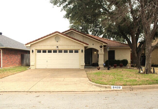 Primary Photo - Stylish & Spacious 3-Bed Home