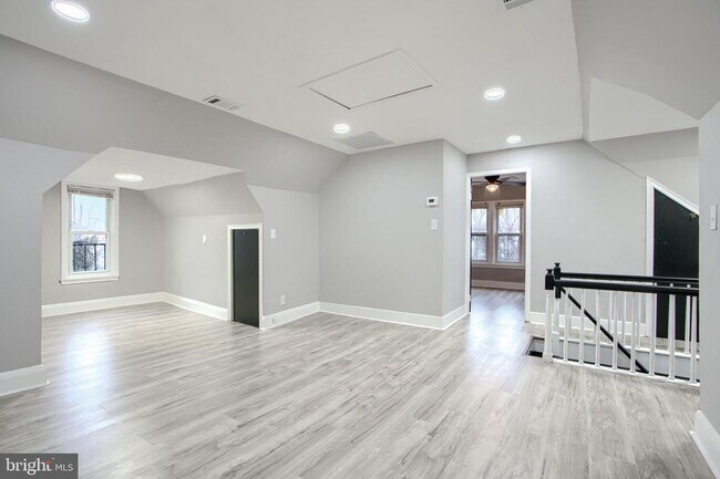 Building Photo - 3807 Fleetwood Ave