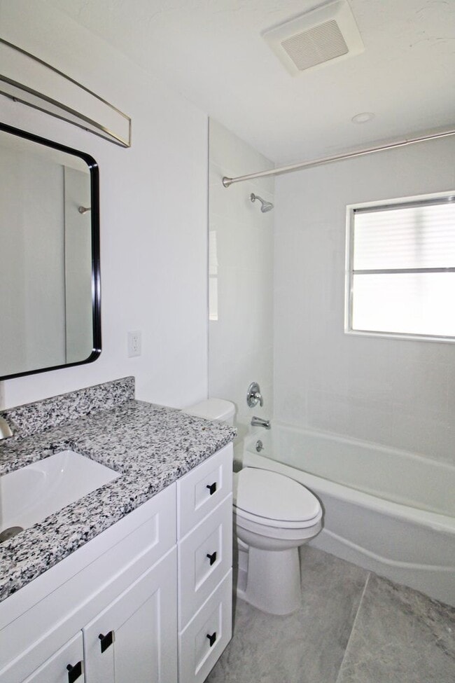 Building Photo - Venice East Annual Home for Rent