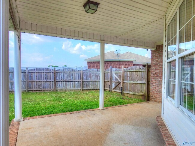 Building Photo - 241 Misty Cove Ct