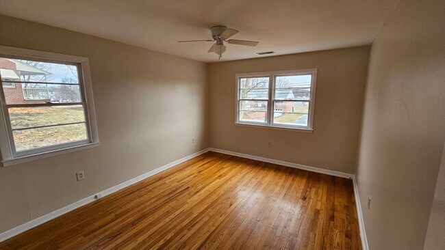 Building Photo - 1337 Salem Ave