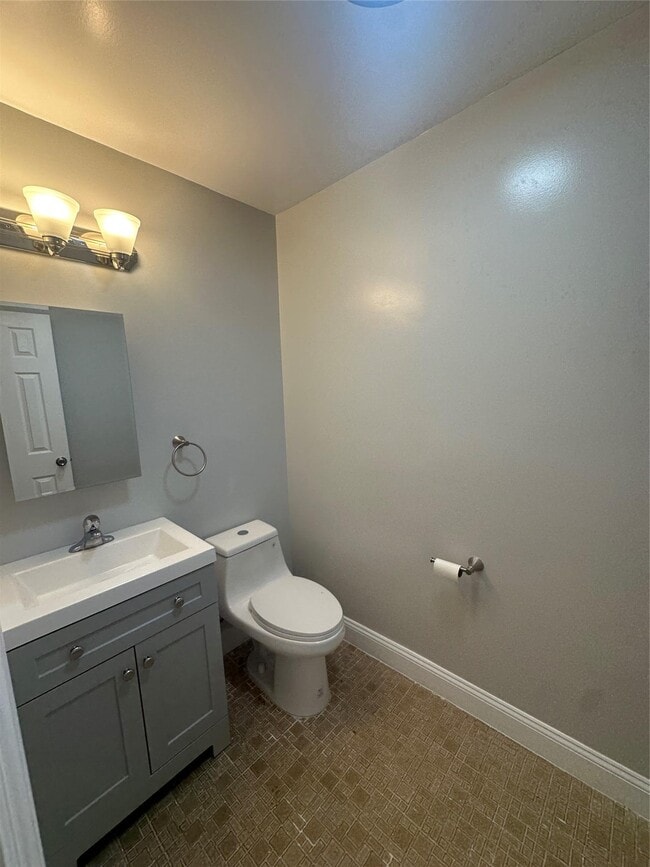Building Photo - 145 Sequoia Dr