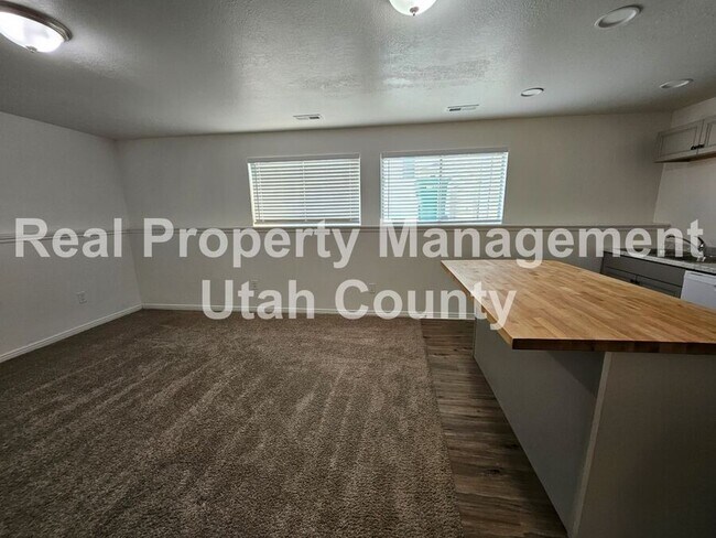 Building Photo - 81 S 220 W St