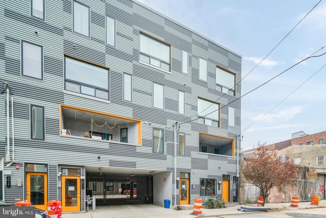 Building Photo - 2015 Blair St