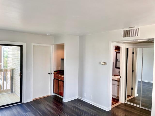 Building Photo - 1025 Plantation Dr W