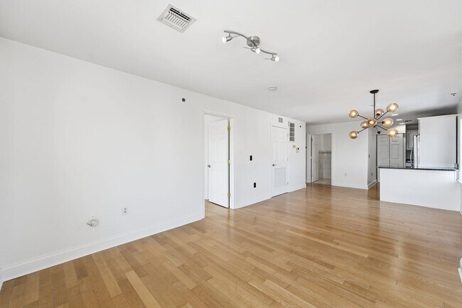 Building Photo - 5509 Madison St