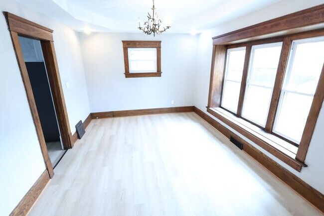 Building Photo - 91 Westwood Ave