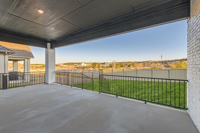 Building Photo - 300 Alava Wy