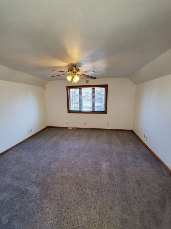 Building Photo - 1103 S 86th St