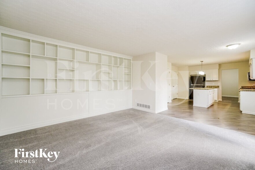 Building Photo - 5823 Birch Bark Ct