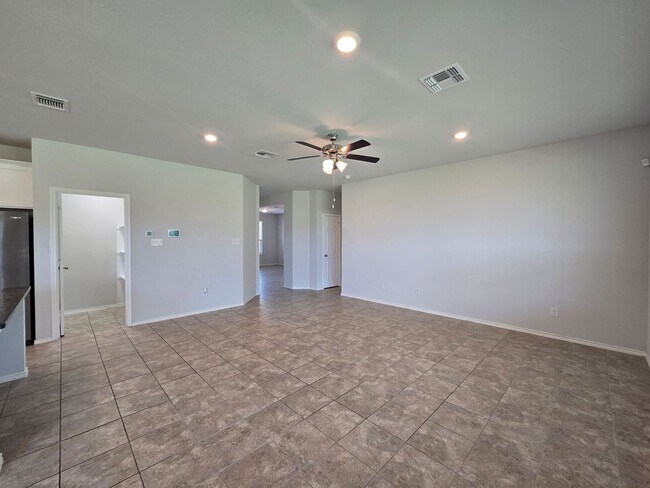 Building Photo - PRICE REDUCTION - AVAILABLE NOW!