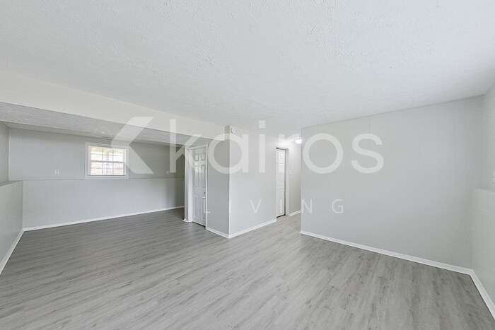 Building Photo - 10301 Starhaven Cir