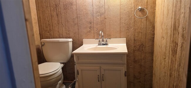 Building Photo - 63 Crocker Ave