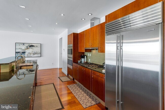 Building Photo - 147 Waterfront St