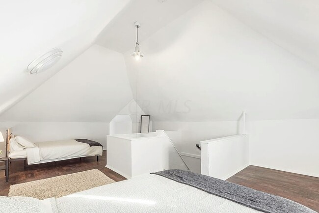 Building Photo - 413 S Ohio Ave