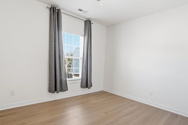 Building Photo - PRICED REDUCED!  COME SEE TODAY! Stunning home nestled at the end of a quiet cul-de-sac!