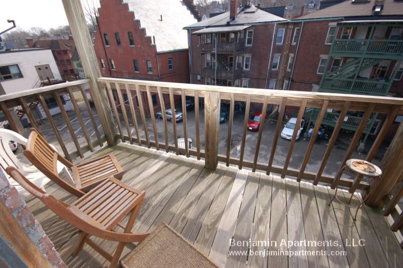 Building Photo - 1566 Beacon St