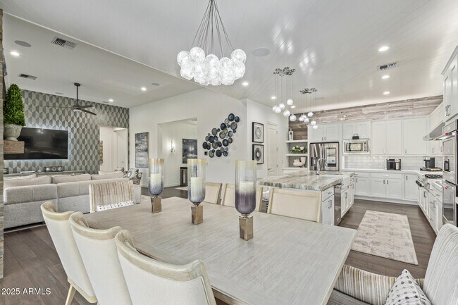 Building Photo - 4601 S Pinaleno Dr