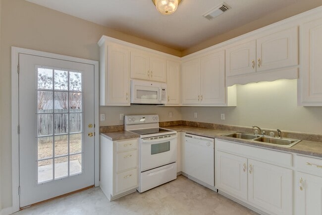 Building Photo - Available Now - East Tuscaloosa