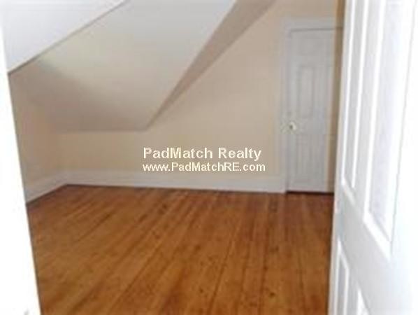 Building Photo - WICKED CHEAP TWO FLOORS LAUNDRY IN BUILDING!