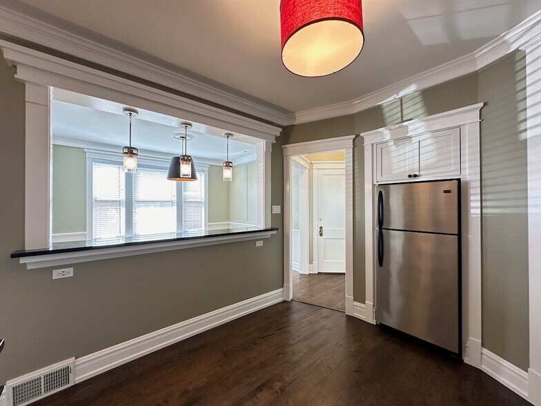 Building Photo - 1915 W Berenice Ave