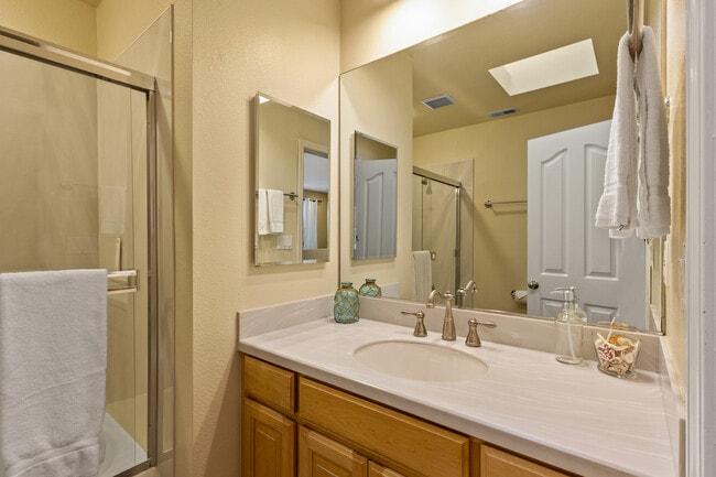 Building Photo - 1214 Emerald St