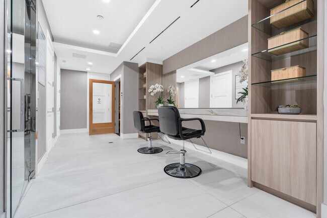 Building Photo - 155 E Boca Raton Rd