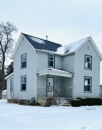 Building Photo - 3 bedroom house